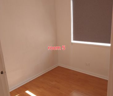 6-bedroom shared house / townhouse, Bruce st - Photo 2