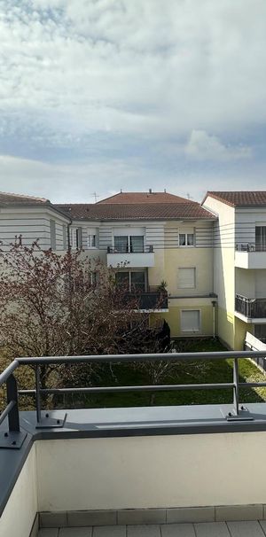 Location Appartement 4 pièces 89m² BOURG EN BRESSE 01000 - Photo 2