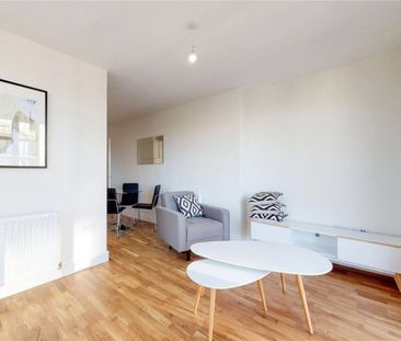 Upper North Street, London, E14 - Photo 5