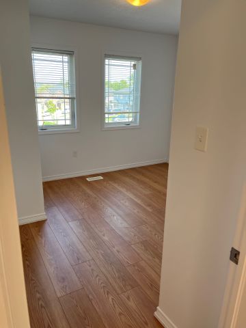 For Lease - 79 Franks Way, Barrie, Ontario - Photo 5