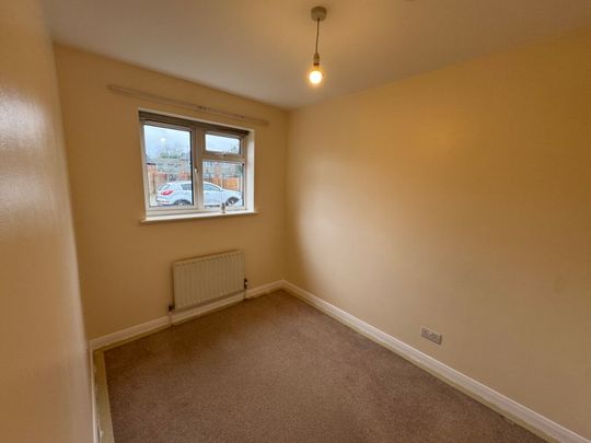 2 bedroom Apartment - Manor Parade, Hatfield - Photo 1