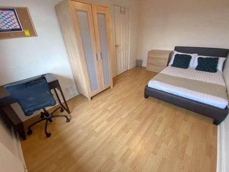 Clearwater Close, L7 - Photo 3