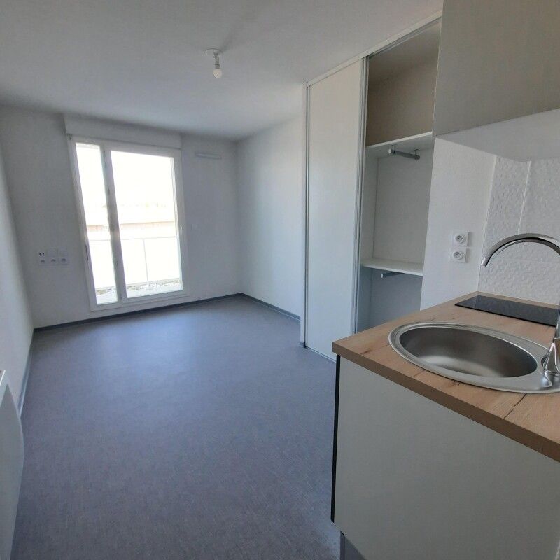 Location Appartement 1 pièce 18m² NIMES 30000 - Photo 1