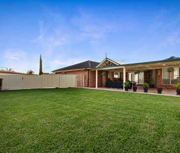 Grandly-Scaled Cul-De-Sac Home - Photo 4