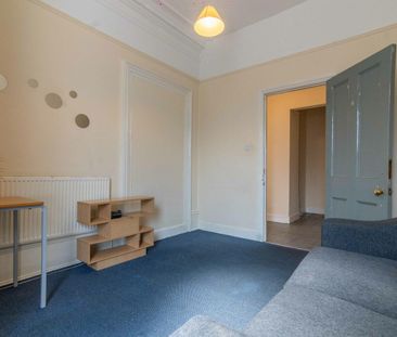 Flat 1 , 23 Park Street - Photo 2