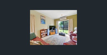 Large 4-Bedroom Home - Photo 3