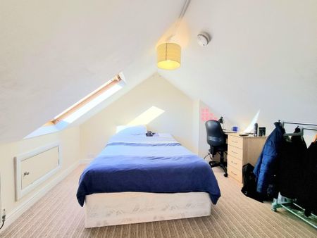5 bedroom semi-detached house to rent - Photo 4