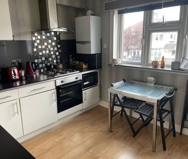 Room in a Shared House, Burnley Road, NW10 - Photo 6