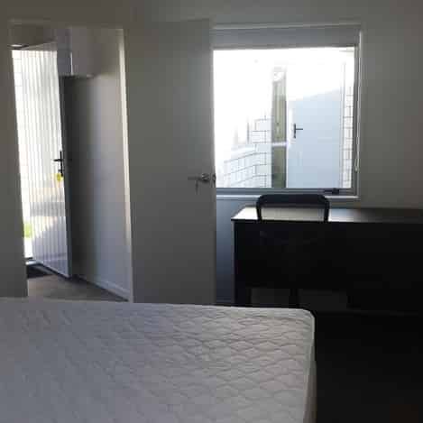 Studio Apartment - Photo 1