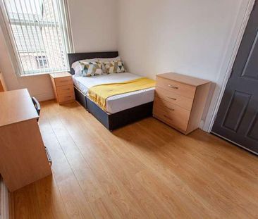 Deane Road, L7 - Photo 3