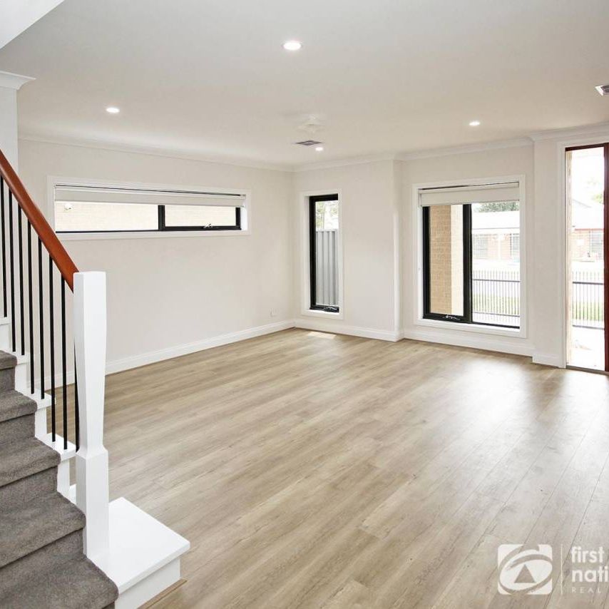 Brand new Metricon home - Photo 1