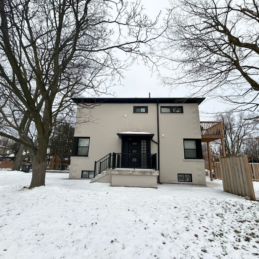 For Lease - 4229 Bloor Street Unit# Main, Toronto, Ontario - Photo 1