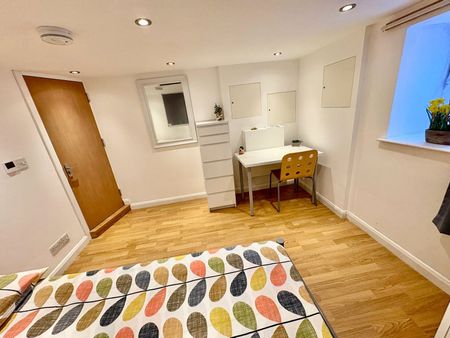 5 bedroom house to rent Pomona Street, Sheffield, South Yorkshire, S11 - Photo 5