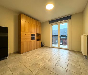 Te huur: 2 slpk appartement met staanplaats in centrum Aalst - Photo 5