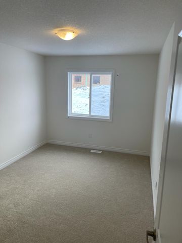 For Lease - 16 Vickers Road, Hamilton, Ontario - Photo 4