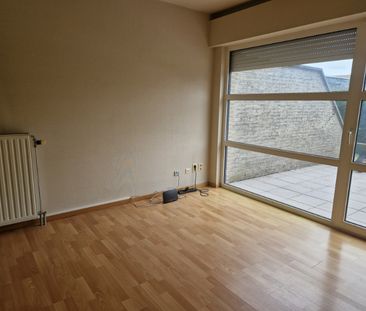 Prachtige villa met 4 slaapkamers, grote tuin en dubbele garage. - Photo 2