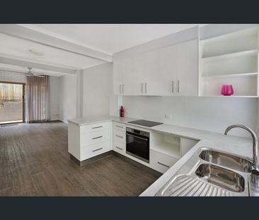 3/11 Evans Street, Maroochydore, Qld 4558 - Photo 2