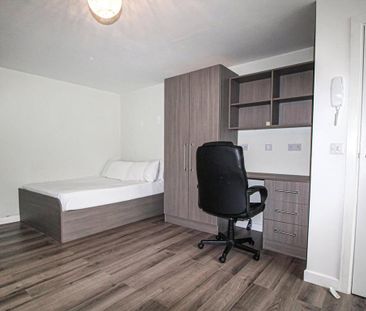 Studio to rent - Photo 2