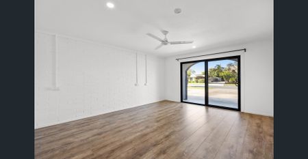 Coastal Comfort Meets Convenience – Walk to the Beach in 3 Minutes! - Photo 3