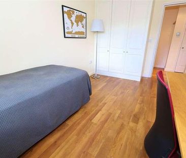 Brooklyn Road, Woking, Surrey, GU22 - Photo 1