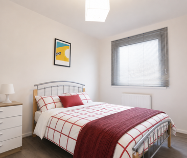 13 Corringham House (i) – Room 3 - Photo 4
