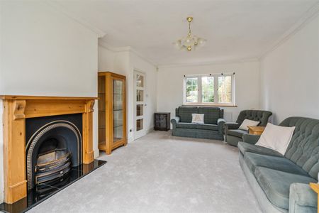 4 bed semi-detached house to rent in Station Road, Dorridge, Solihull - Photo 3