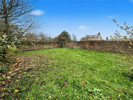 4 bedroom end of terrace house to rent - Photo 5