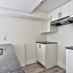 1 room apartment of 60m² in Montreal - Photo 2