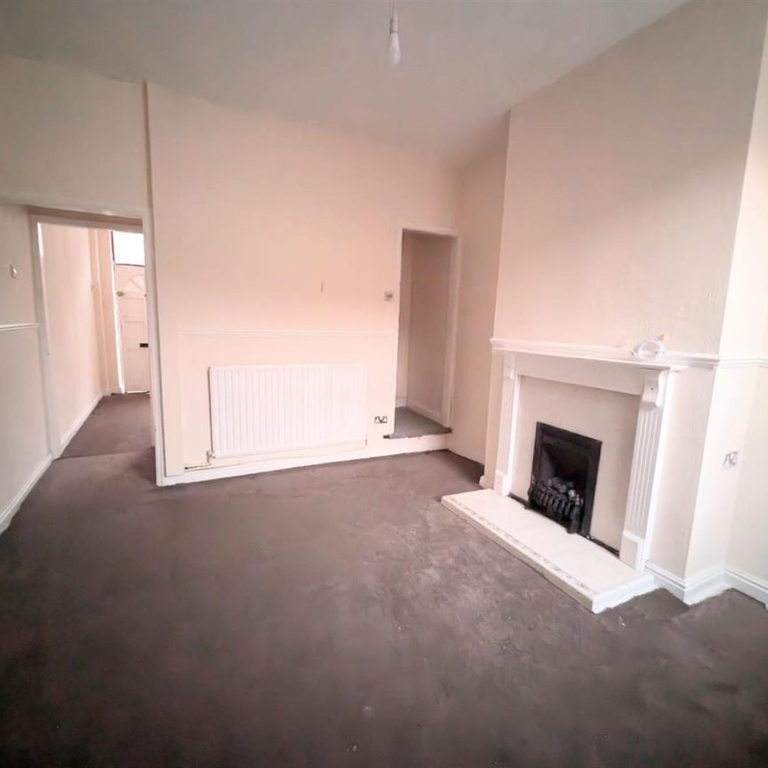 2 Beds - End of terrace house - - Photo 1