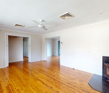 Beautifully renovated South Dubbo home - Photo 5