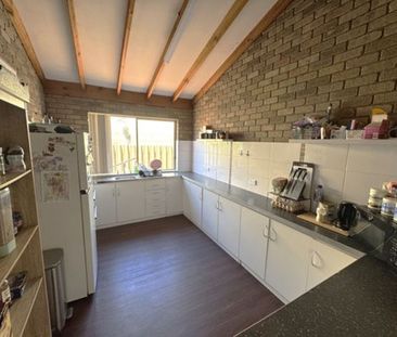 Easy care brick home - Photo 6