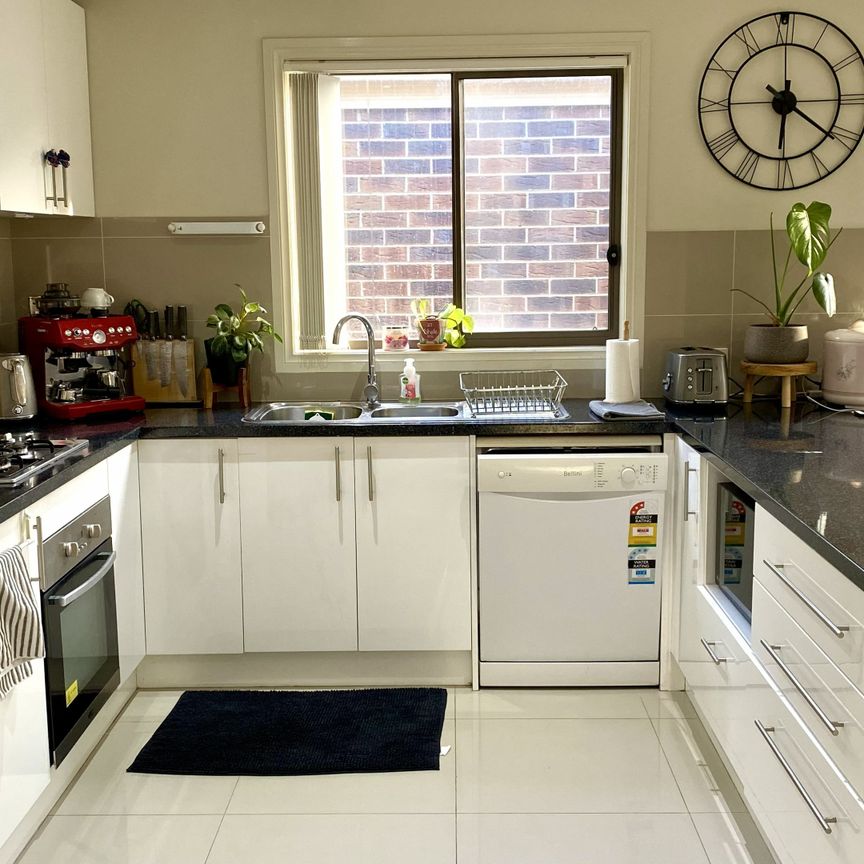 27 Shale Rise, Officer VIC 3809 - House For Rent | Domain - Photo 1