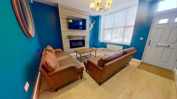 4 bedroom terraced house to rent - Photo 1