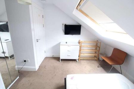 Ensuite Room - Wensleydale - Luton, LU2 - Photo 2