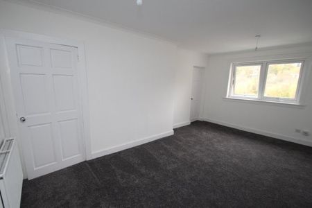 Kinfauns Drive, GLASGOW, G15 - Photo 2