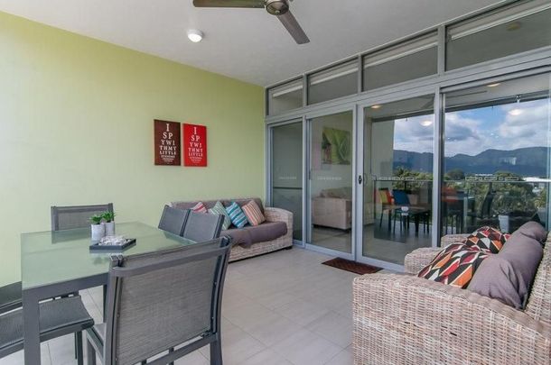 Modern City Living with Style and Comfort - Photo 1