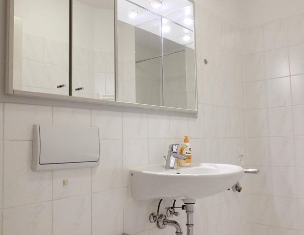 ** 2-Zimmer-Whg. mit 2 Balkonen in ruhiger Wohnlage ** - Foto 1