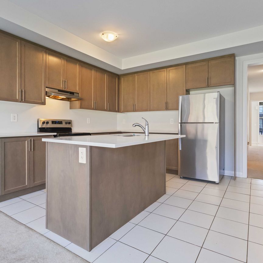 For Lease - 34 Keenan Street, Kawartha Lakes, Ontario - Photo 1