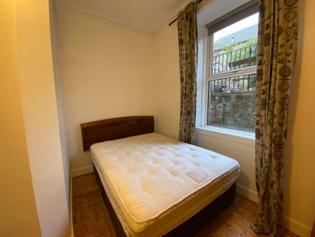 3 bedroom flat to rent - Photo 5