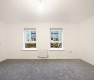 4 bedroom semi-detached house to rent - Photo 2
