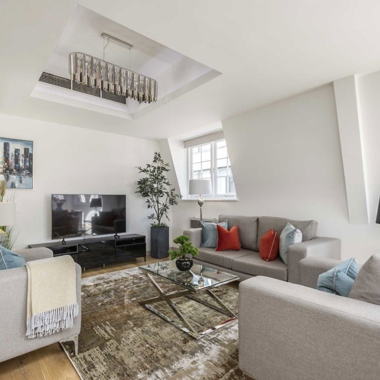 Hertford Street, Mayfair, W1J - Photo 1