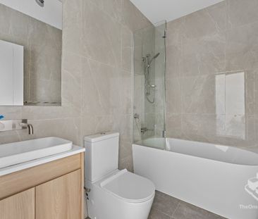 IMPECCABLY DESIGNED, MODERN & STYLISH IN PRIME LOCATION AVAILABLE NOW! - Photo 5