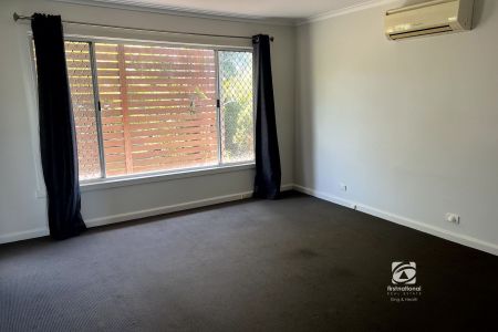 4 BEDROOMS - SECURE YARD WITH STORAGE - Photo 4