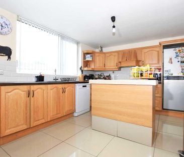54 Glenmore Park, Lisburn, BT27 4RT - Photo 2