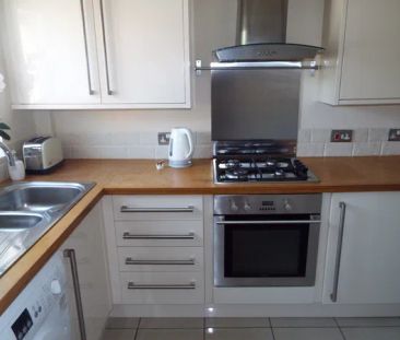 LANGDON HILLS, BASILDON - Photo 3
