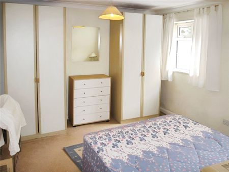 Manor Place, Staines, Middlesex, TW18 1AE - Photo 3