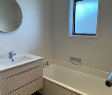 LOCATION LOCATION - Photo 6