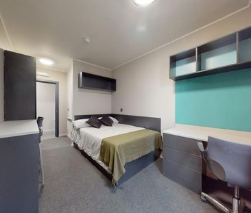 5 bedroom flat to rent - Photo 3