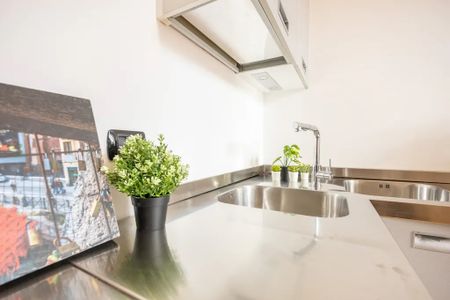 Piazza Argentina, Milan, Lombardy 20131 - Photo 4