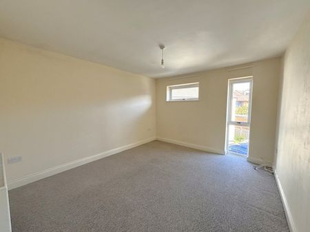 A 2 Bedroom Flat Instruction to Let in Bexhill-on-Sea - Photo 3